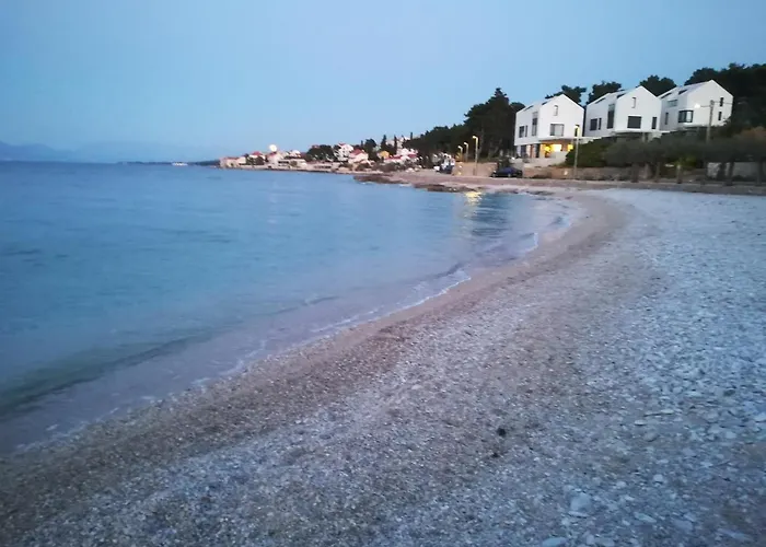 Dalmatino - 6 Sutivan